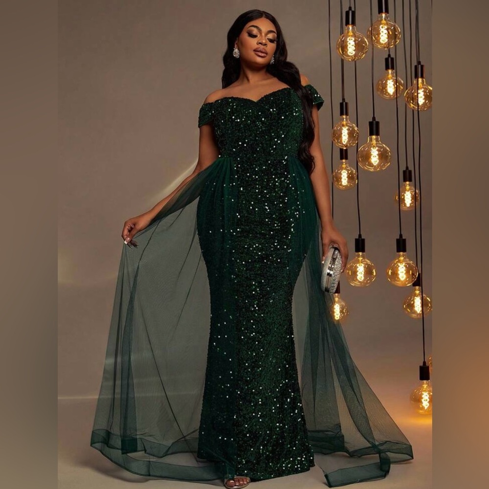 Plus Curve Off The Shoulder Sweetheart Mesh Overlay Dresses
